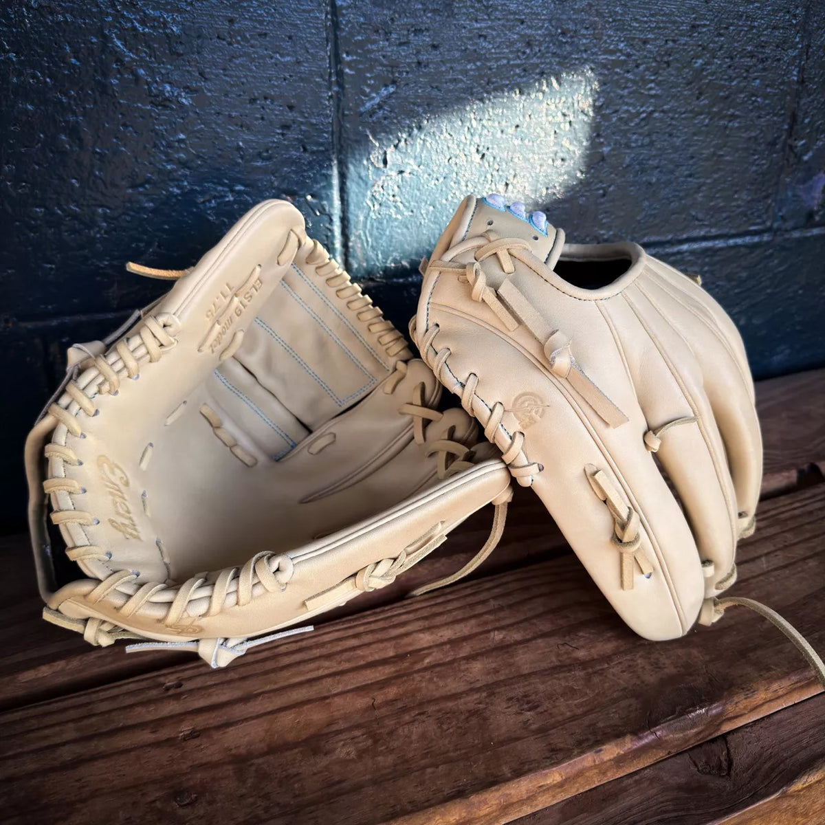 Emery Summit ELS19 Pitcher’s Glove – Blonde