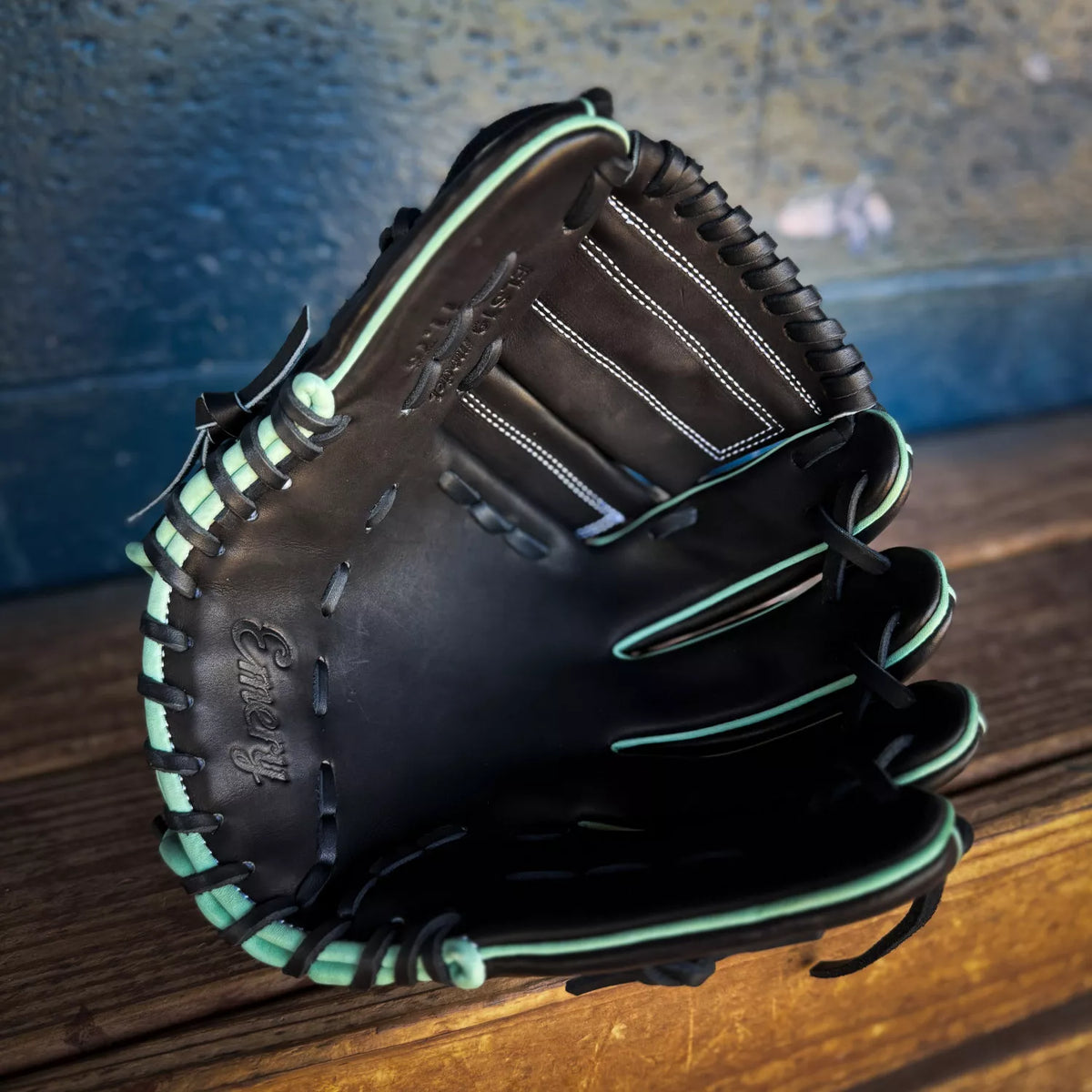 Emery Summit Pro ELS19 Pitcher’s Glove – Black / Mint