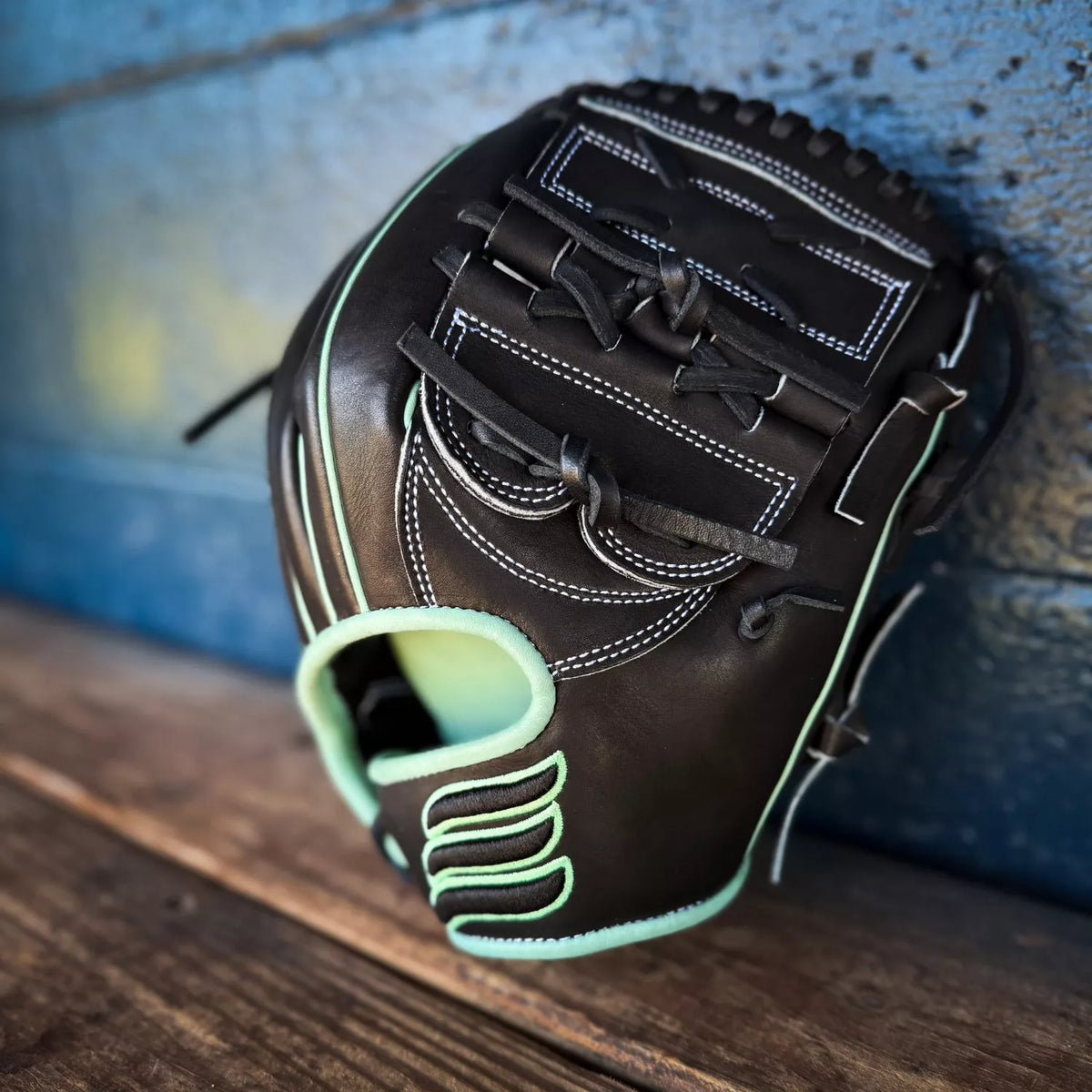 Emery Summit Pro ELS19 Pitcher’s Glove – Black / Mint