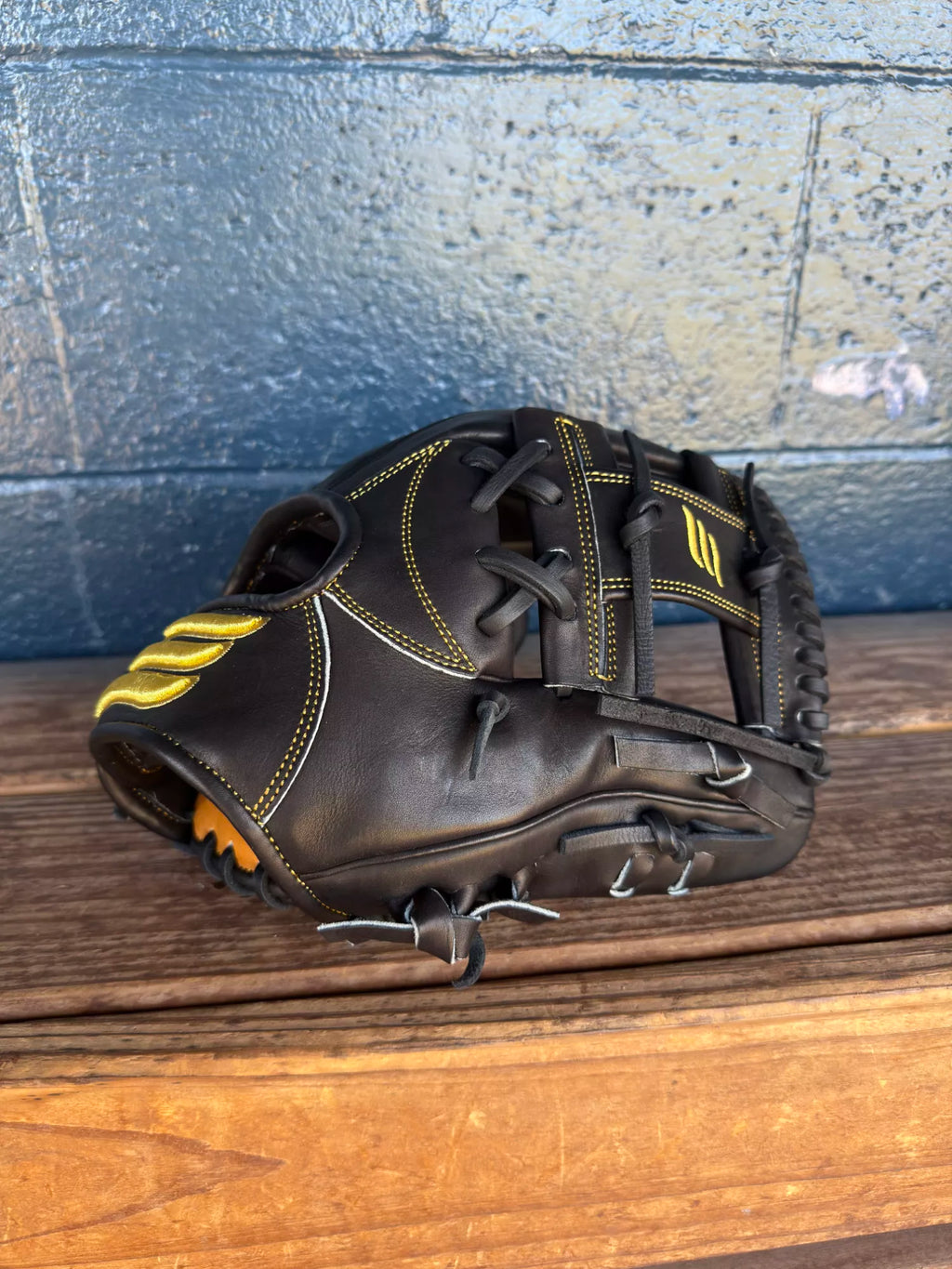 Emery Summit Pro 1627 Infield Glove – Black / Gold